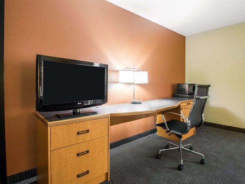Comfort Inn & Suites Sheboygan I-43 Екстер'єр фото