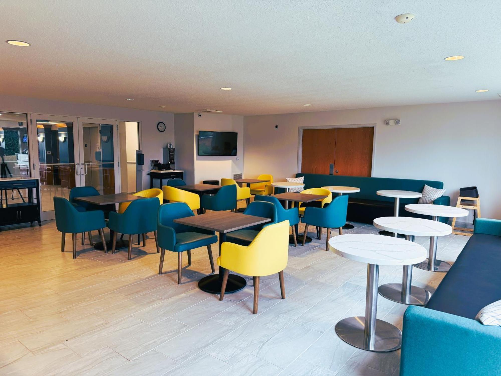 Comfort Inn & Suites Sheboygan I-43 Екстер'єр фото