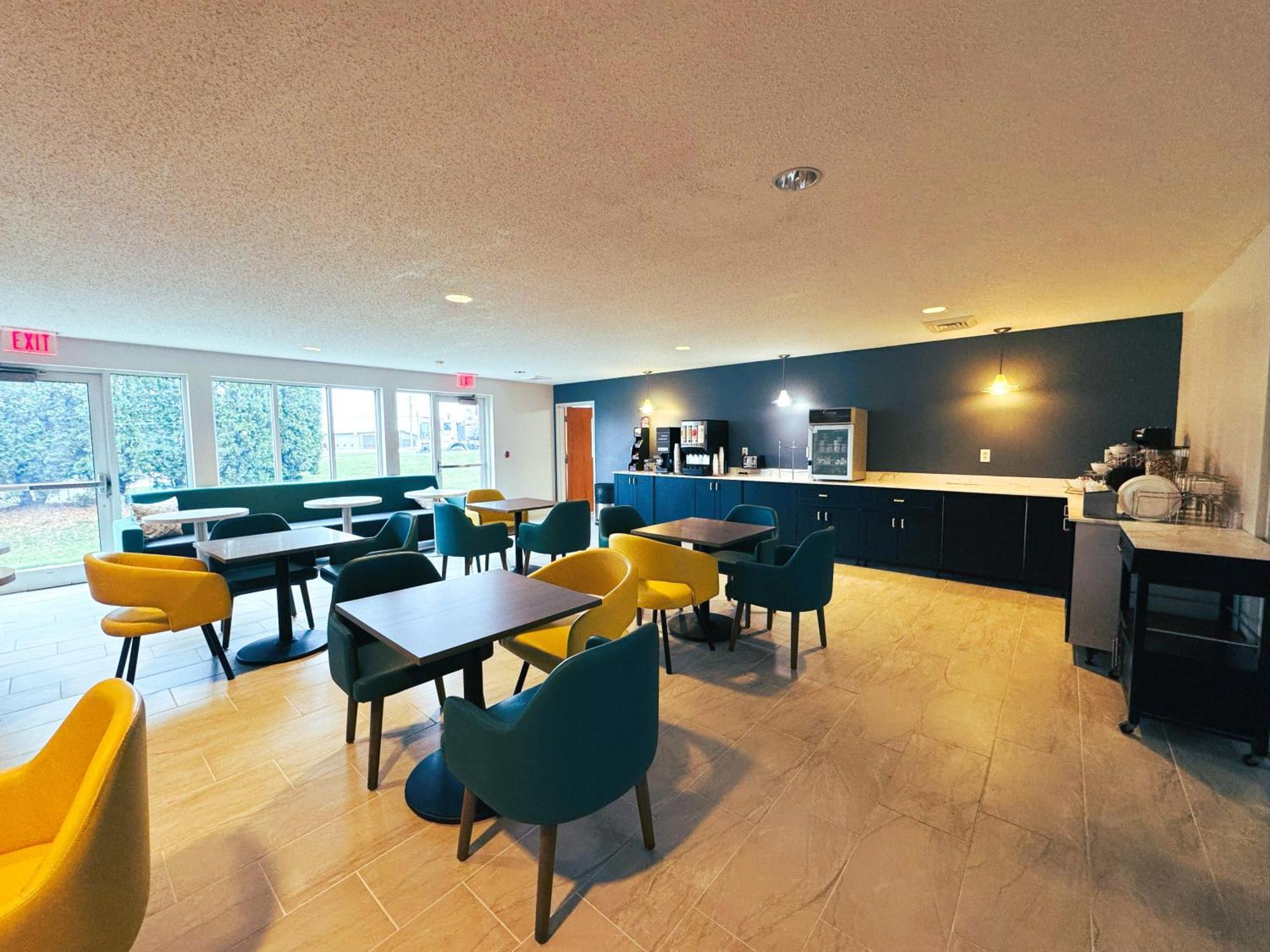 Comfort Inn & Suites Sheboygan I-43 Екстер'єр фото