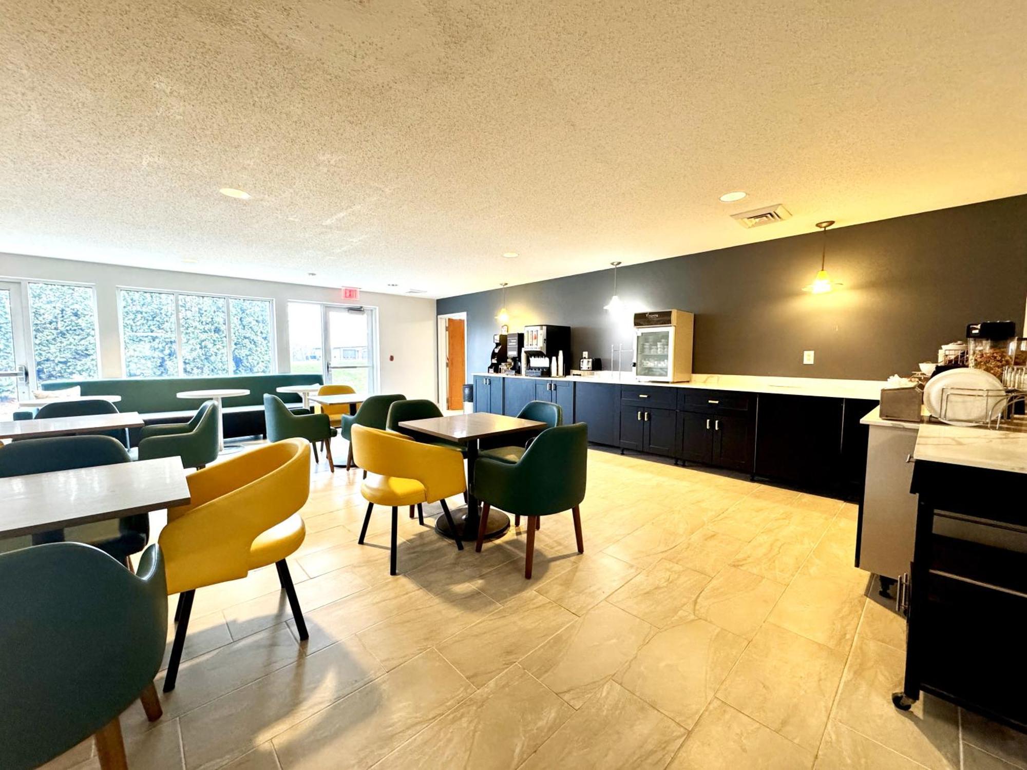 Comfort Inn & Suites Sheboygan I-43 Екстер'єр фото