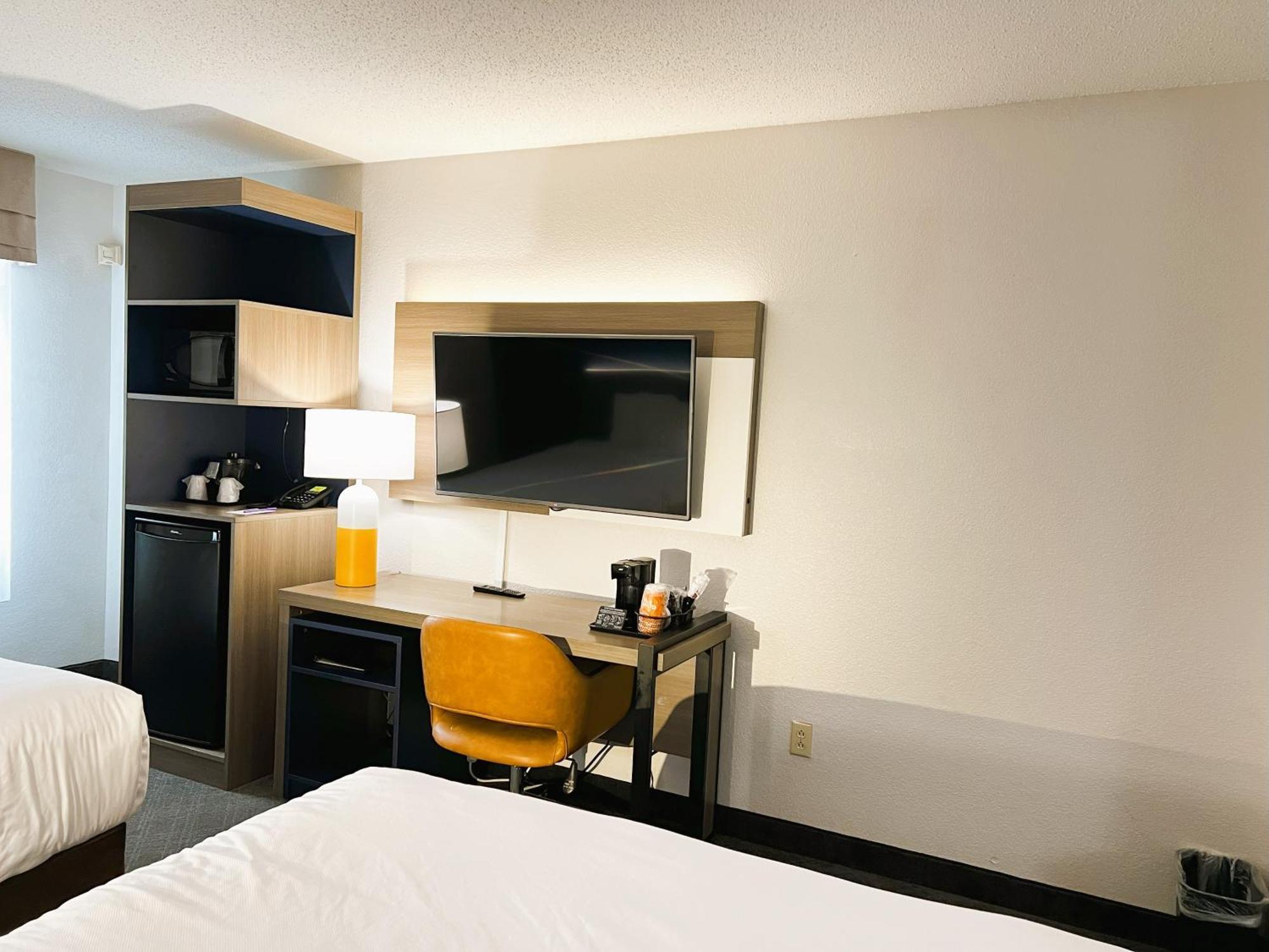 Comfort Inn & Suites Sheboygan I-43 Екстер'єр фото