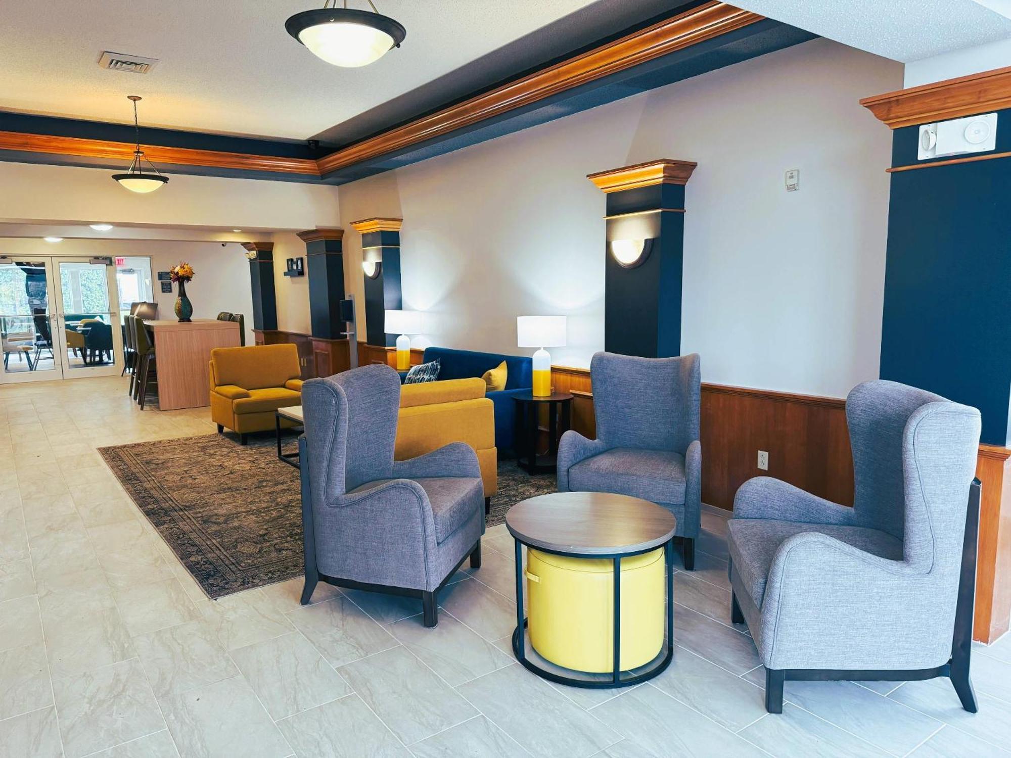 Comfort Inn & Suites Sheboygan I-43 Екстер'єр фото